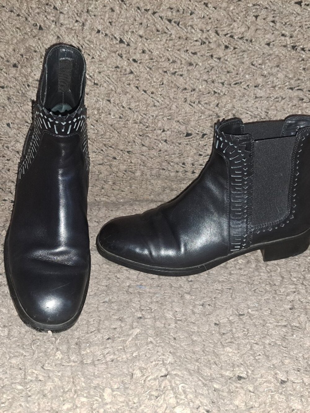 TOD'S-Lasercut Ankle Boots Booties-Black Leather-Chelsea-Sz 37.5-Excellent